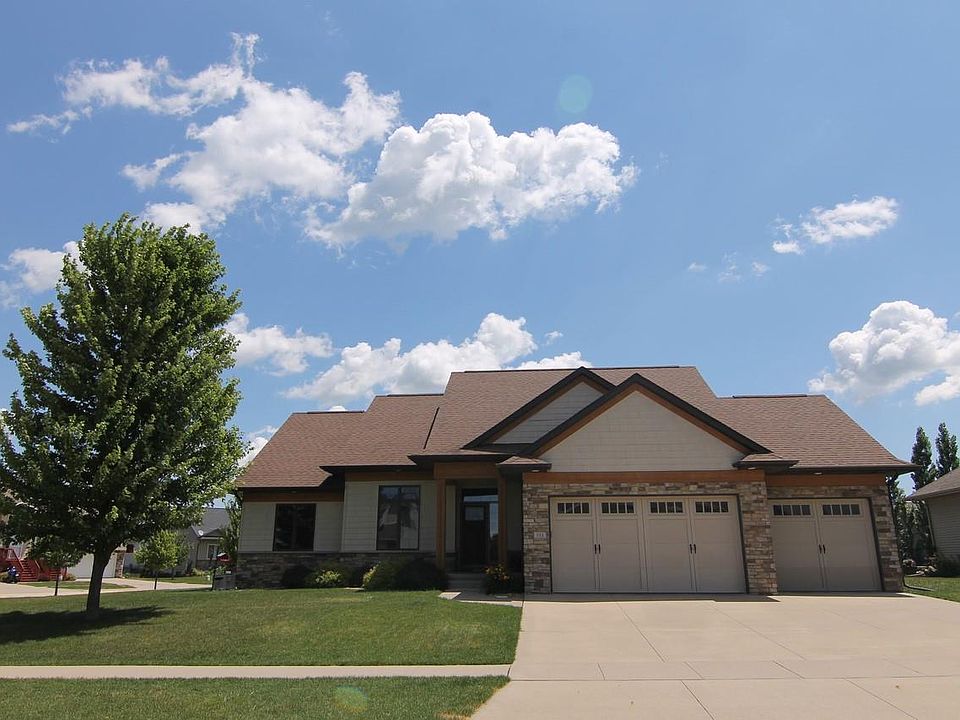 1st image of 315 Locust Dr