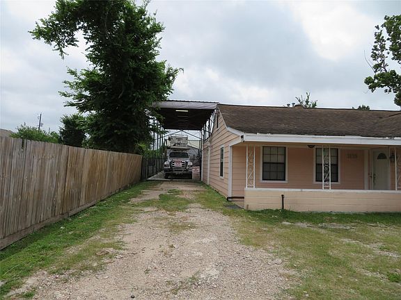 3rd image of 3135 Golfcrest Blvd