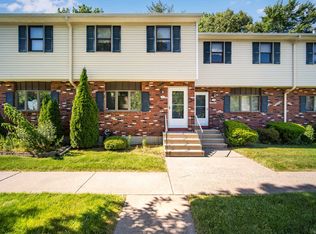 33 Brookside Vlg #33, Enfield, CT 06082