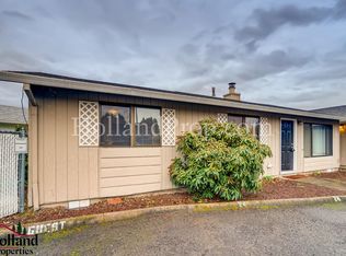 230th 1722-26 - Woo, Troutdale, OR 97060