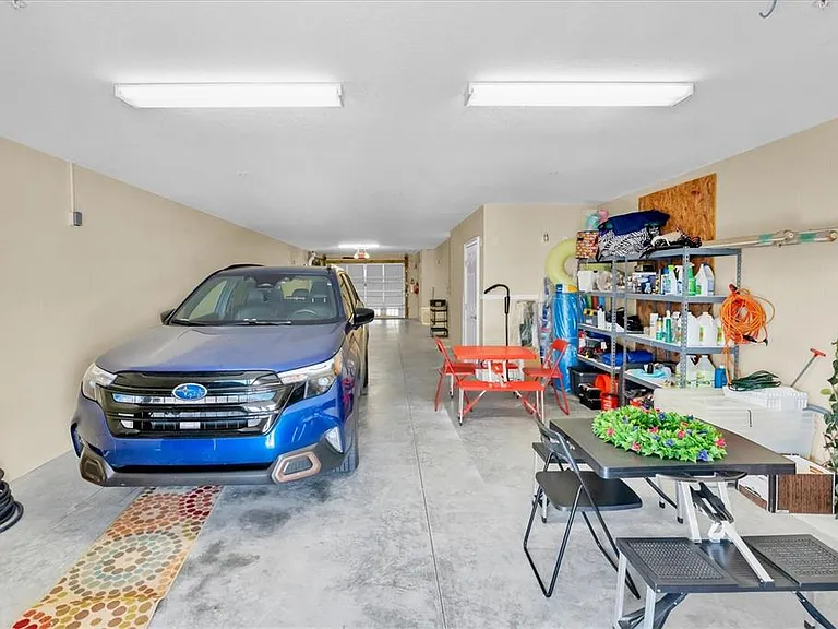 300 Capri Blvd #6 — Photo 39