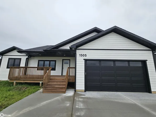 1505 E 10th St, Carroll, IA 51401