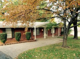 1027 Schulte Rd, Saint Louis, MO 63146