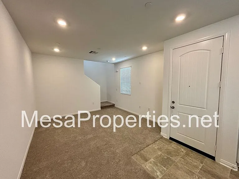 1221 Yeager Ave — Photo 5