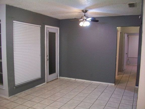 4th image of 2928 Catalina Dr