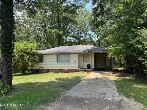 1915 Shady Lane Dr, Jackson, MS 39204