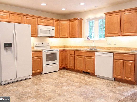 2nd image of 41110 Old Horse Landing Rd