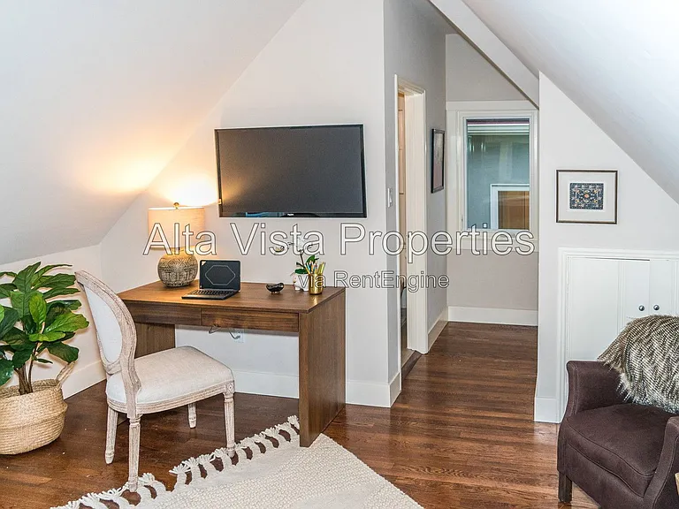 5606 Dolphin Pl — Photo 42