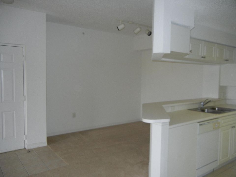 2nd image of 2724 Anzio Ct APT 103