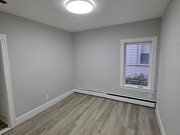 3rd image of 176 Rhode Island Ave #1