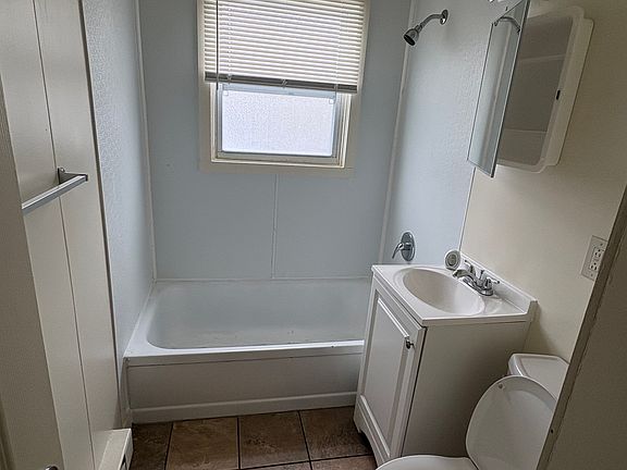 3rd image of 45 Windwood Ct #E