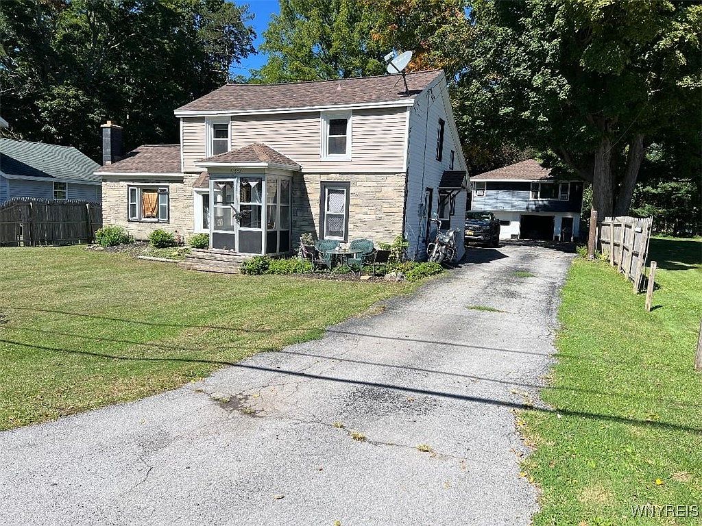 11652 East Ave, Marilla, NY 14102 | Zillow