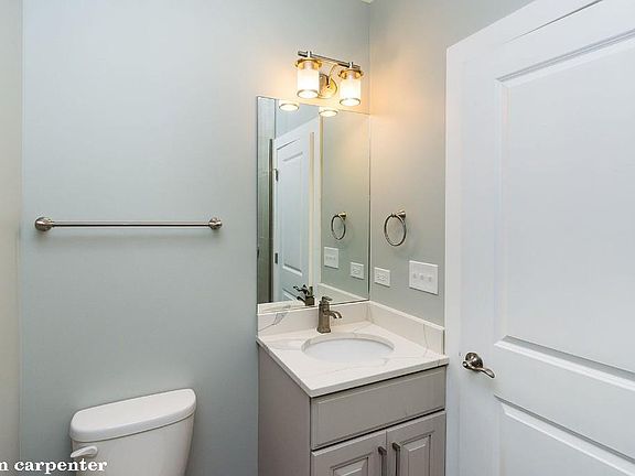 5th image of 447 N Carpenter St #1625