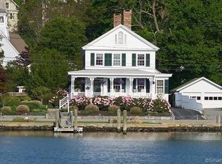 15 Gravel St, Mystic, CT 06355
