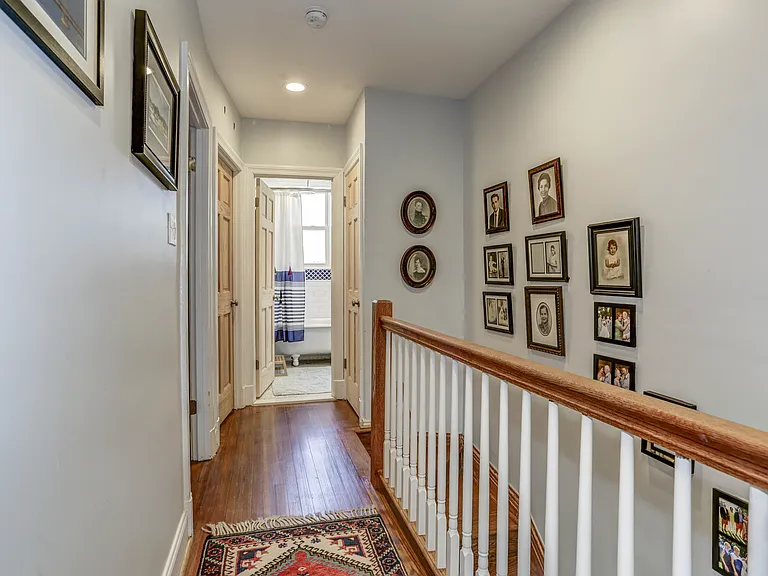 821 Tewkesbury Pl NW — Photo 37