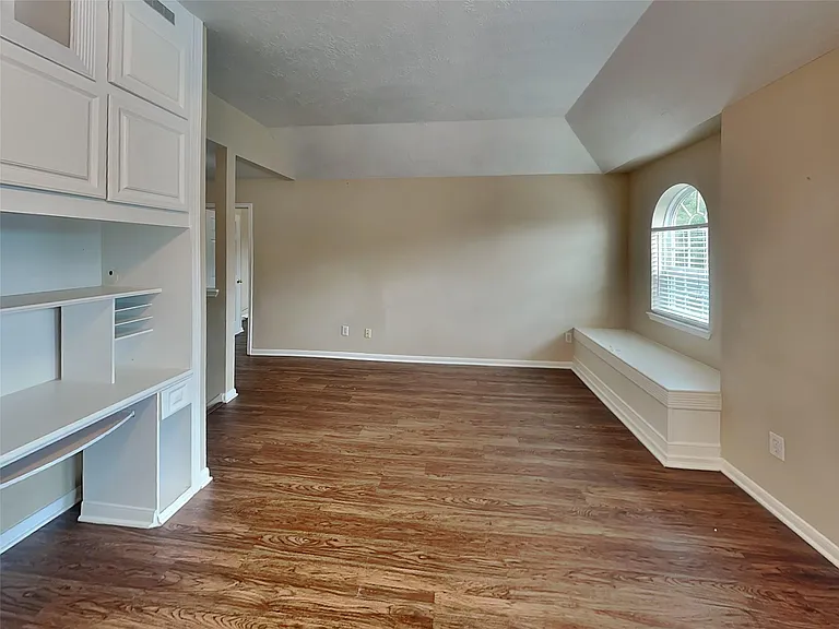 26887 Castlecliff Ln — Photo 11