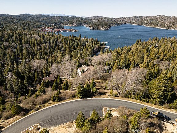 2nd image of 137 Mill Pond Rd #12