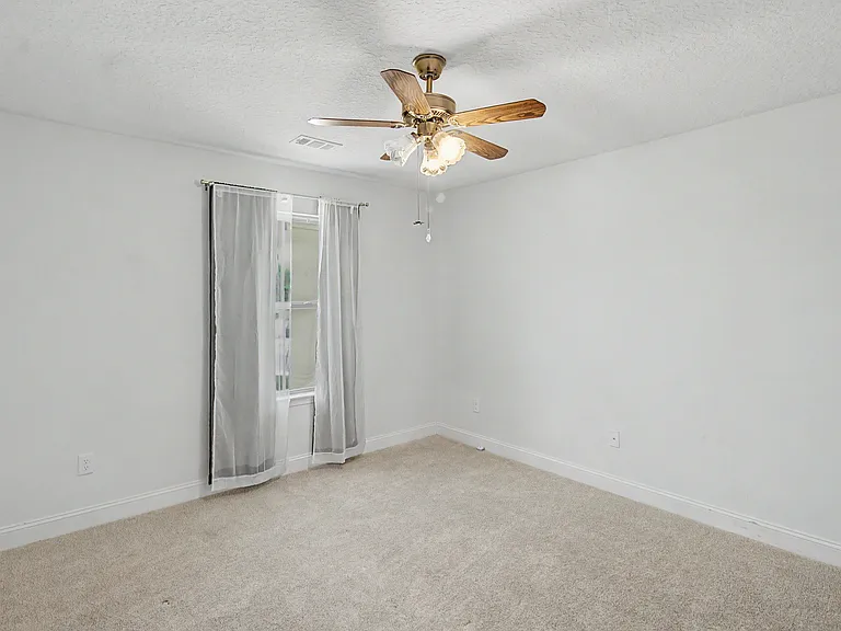 965 Meloney Dr — Photo 16