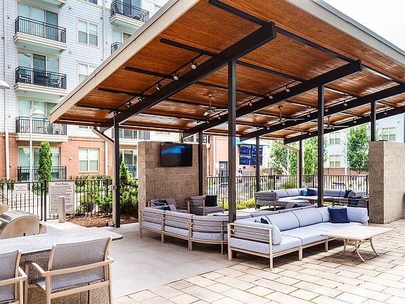 Outdoor Grilling Area and Outdoor Lounge