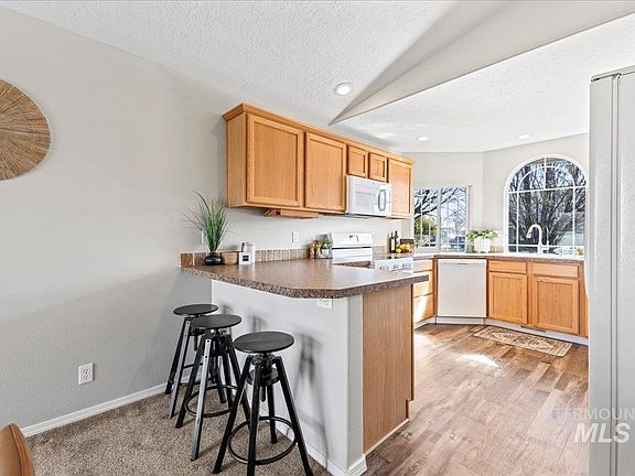 5th image of 3709 S Big Springs Way