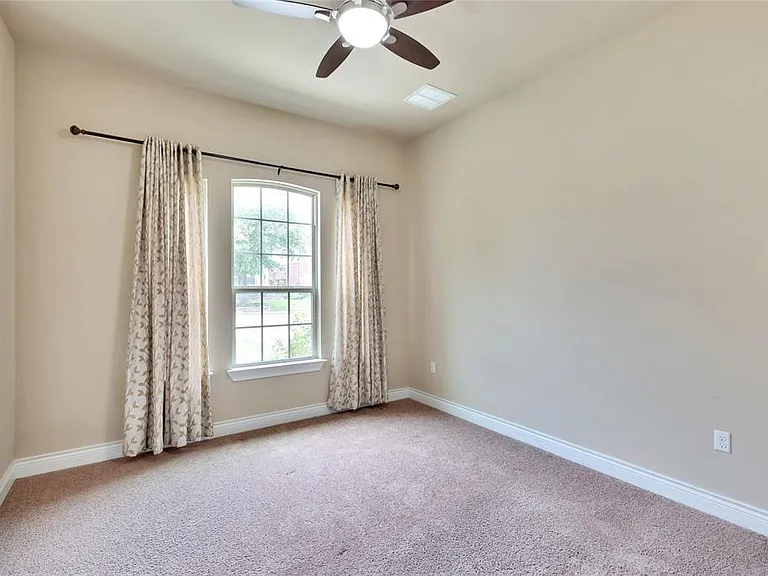 15012 Iveans Way — Photo 15