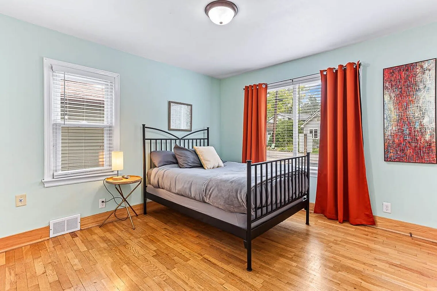 4 bed, 2.0 bath, 2109 sqft, $1,575 — Photo 4