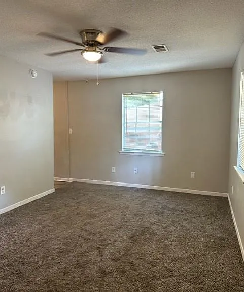 2116 Greenoaks Rd #1B — Photo 2