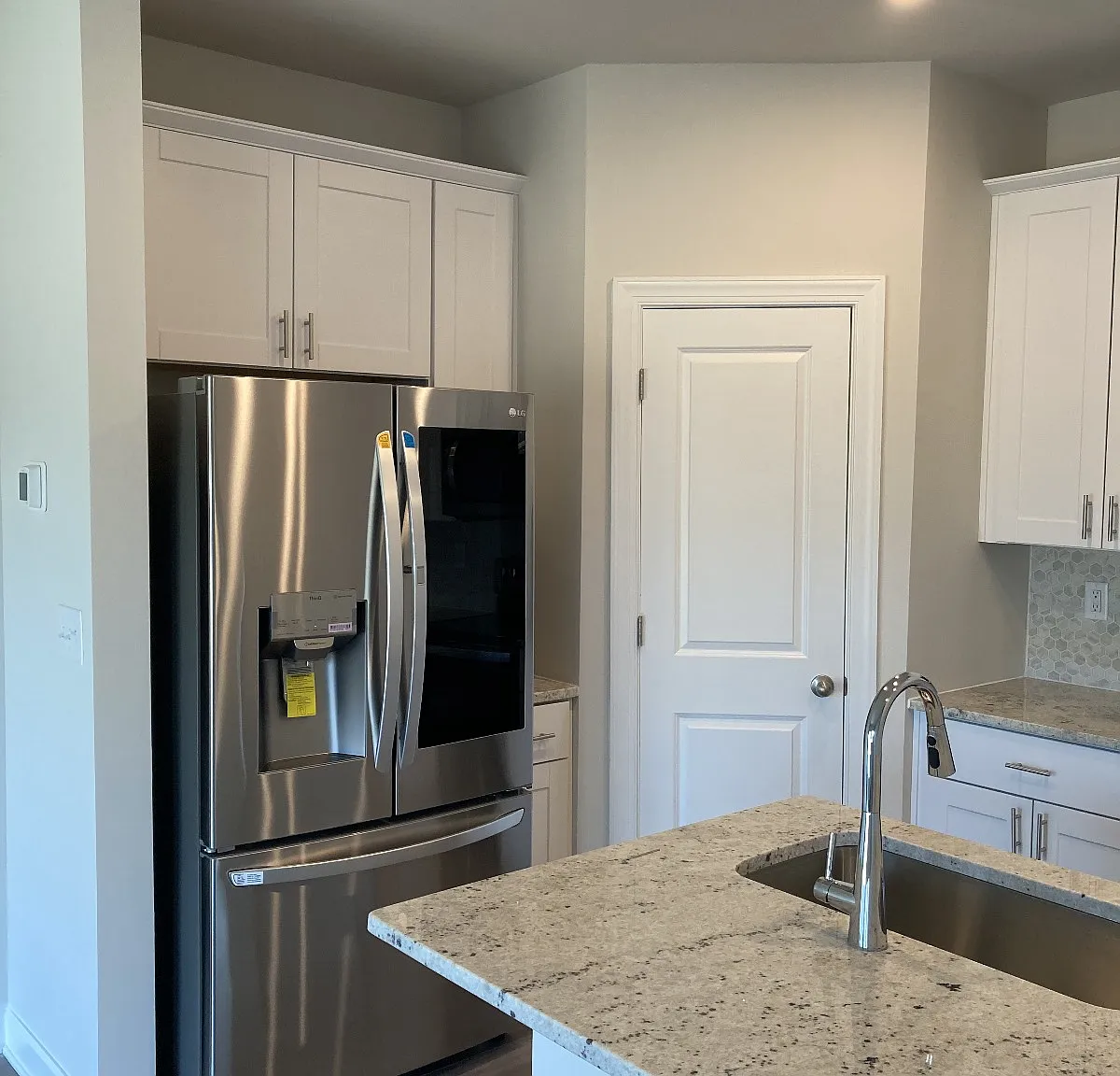 3 bed, 2.5 bath, 1400 sqft, $1,950 — Photo 2