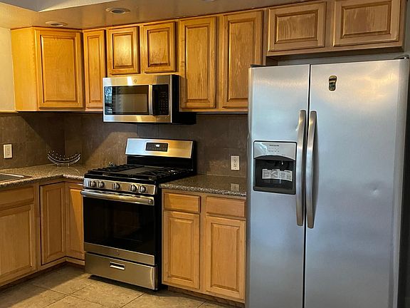 5th image of 14331 Cedarwood St