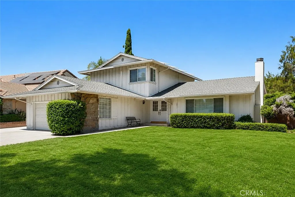 4 bed, 2154 sqft, $5,895 — Photo 3