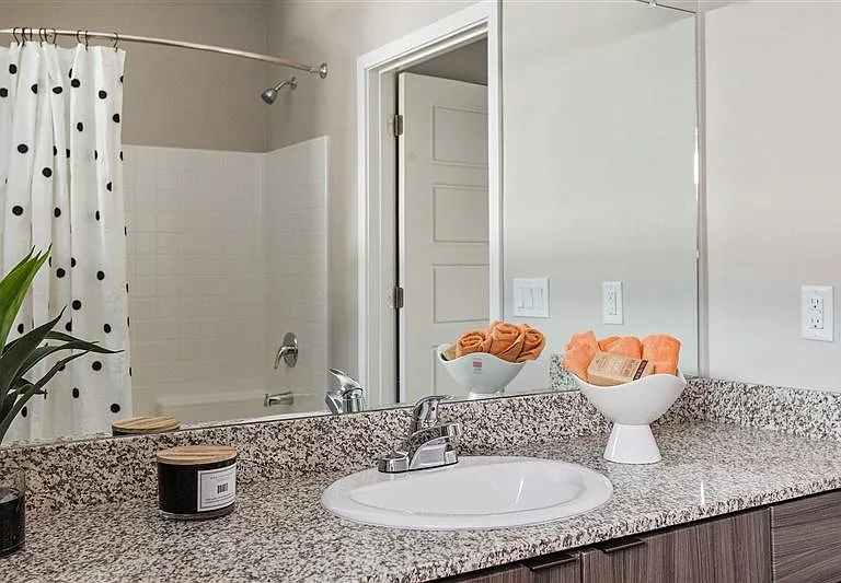 Avari Modern Apartments — Photo 20