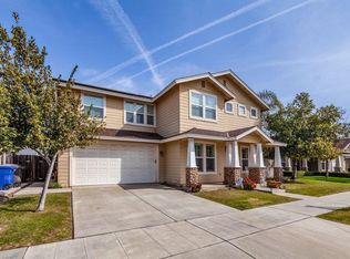 422 W Lilac Ave, Reedley, CA 93654