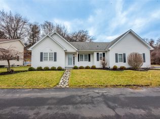 195 Sewilo Hills Dr, Rochester, NY 14622
