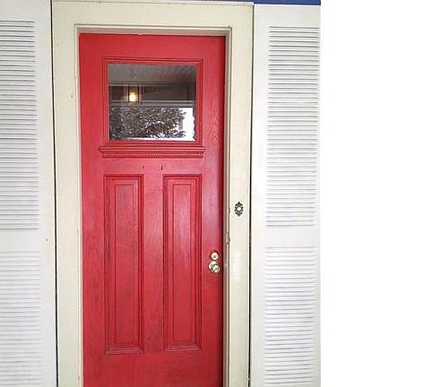3rd image of 152 University Ave
