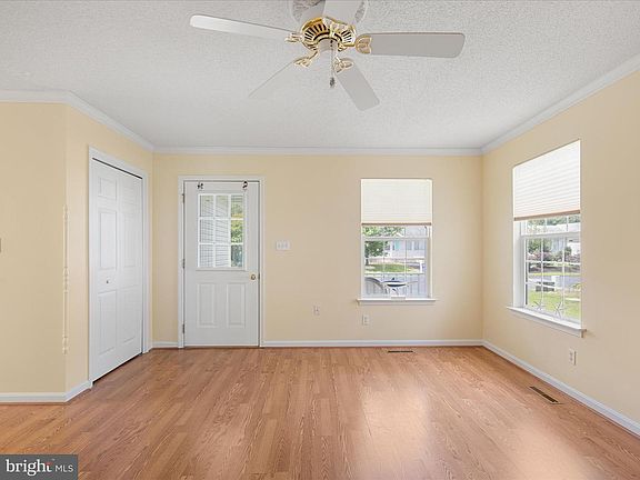 5th image of 38626 Hemlock Dr