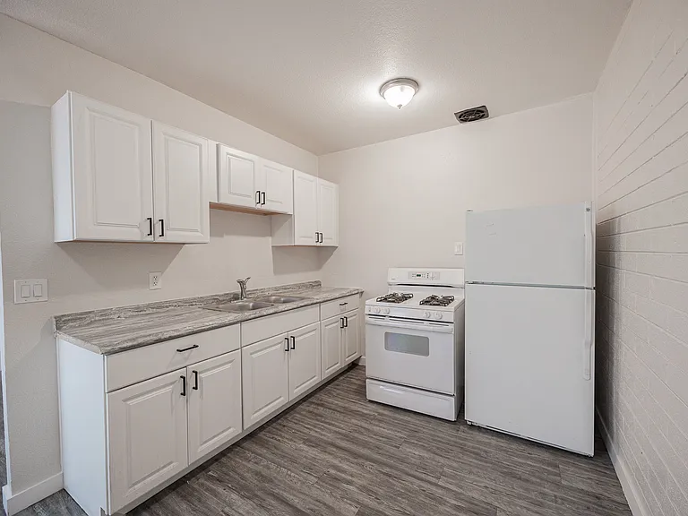 864 E Chandler Blvd, Chandler Az — Photo 8