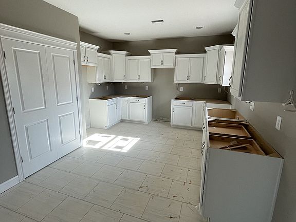 5th image of 70 Hartley Dr #B
