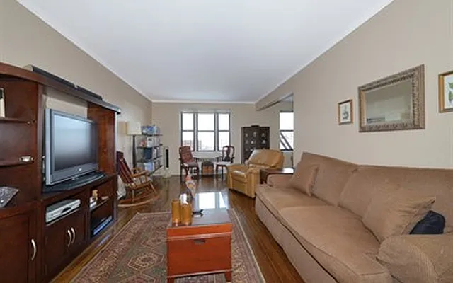 Sold by Century 21 Benjamin Realty | media 26