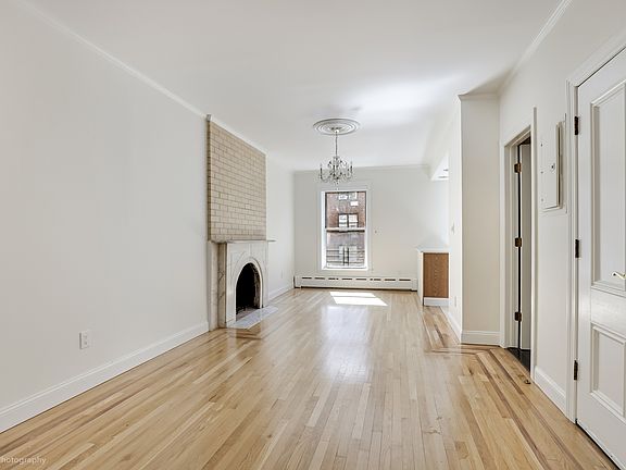 4th image of 220 E 30th St #23