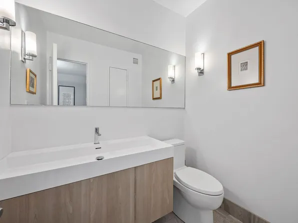 200 East 61st Street image 8 of 17