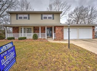 2157 W Woodbine Dr, Decatur, IL 62526