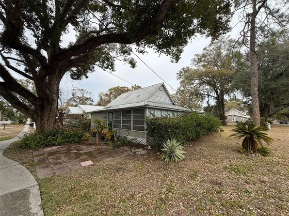 5450 10th St, Zephyrhills, FL 33542