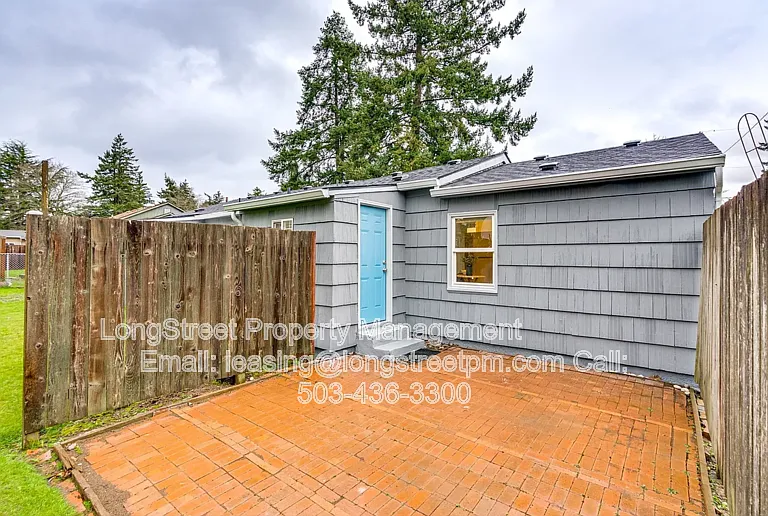 3315 SE 127th Pl #1 — Photo 2