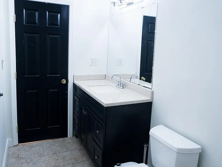 1221 N Randolph St #3 — Photo 9