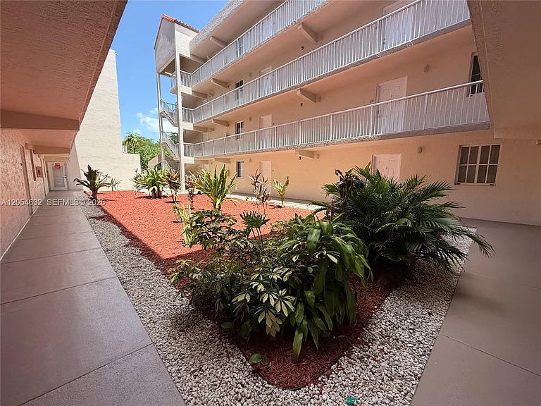 6195 NW 186th St #114 — Photo 11