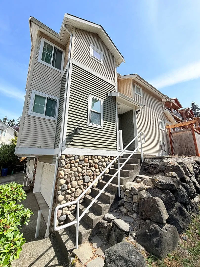 Limited-Time Move-In Special! Lovely Lake City Townhouse - Available Now At $2795! — Photo 1