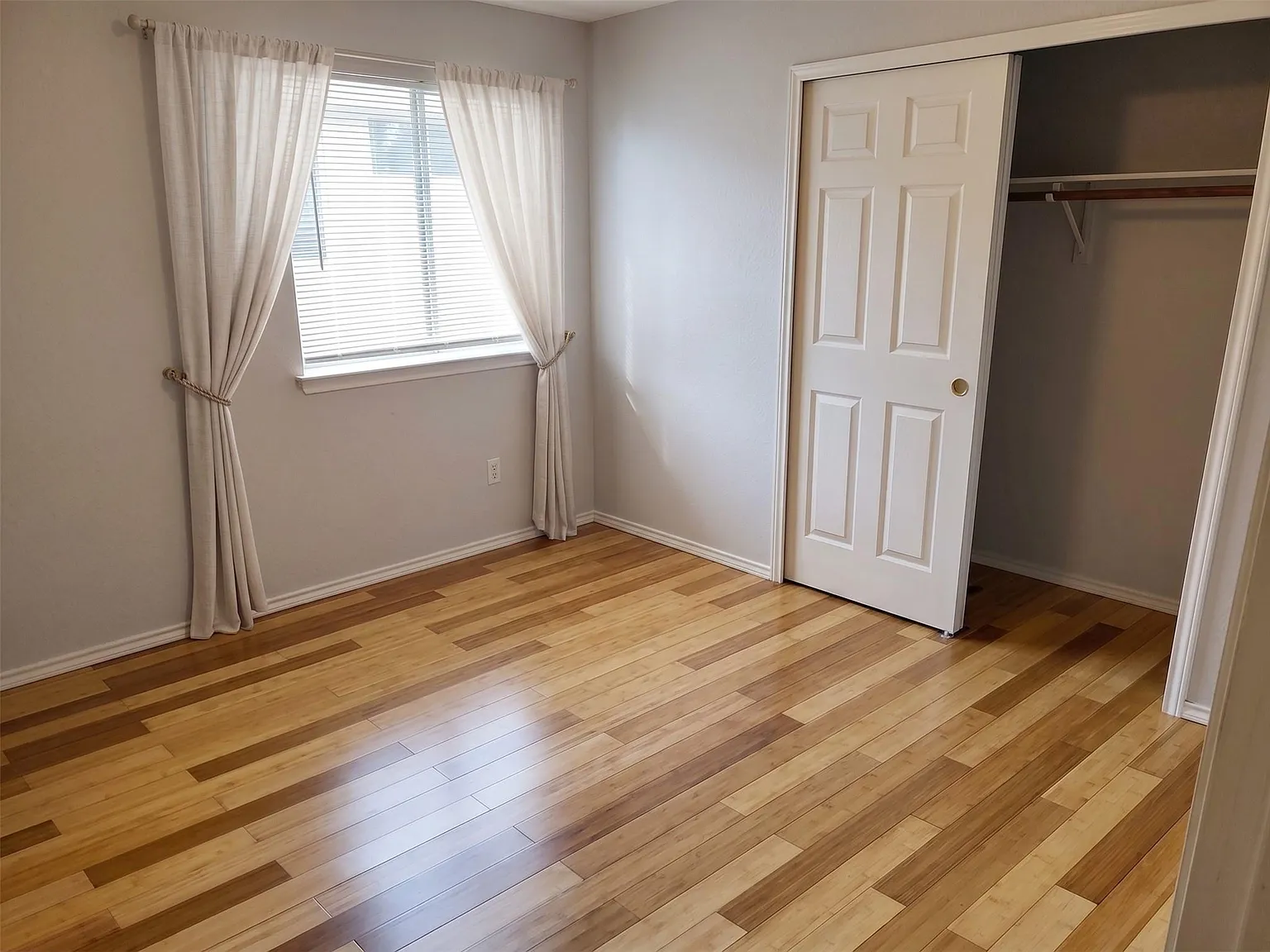 3 bed, 2.0 bath, 1631 sqft, $2,000 — Photo 3