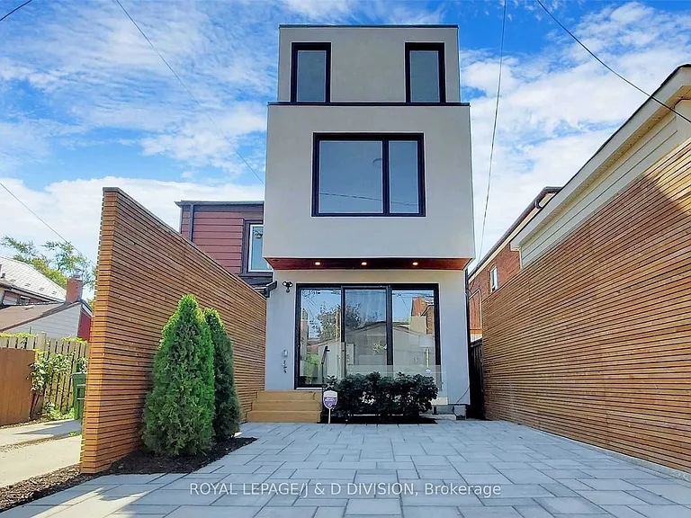 26 Henderson Ave #LOWER — Photo 1