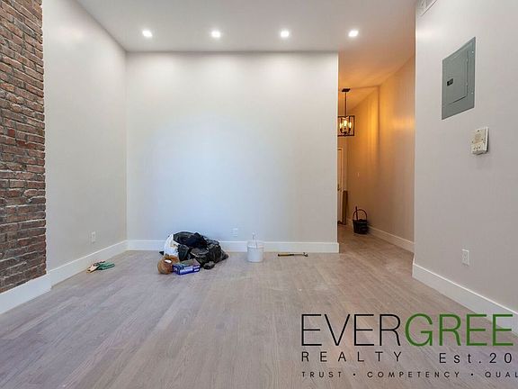 5th image of 399 Putnam Ave APT 3C