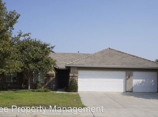 1927 Antonio Ave, Clovis, CA